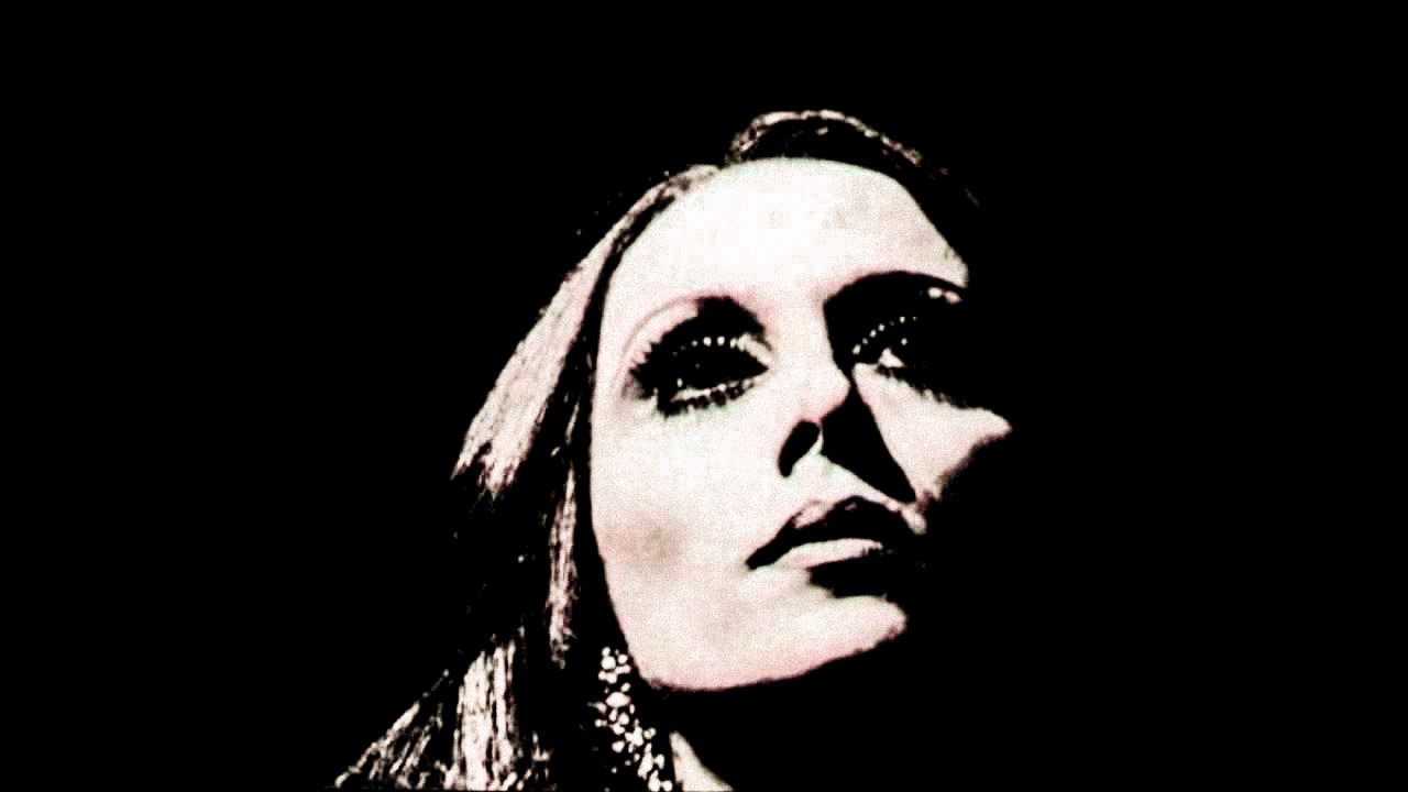 Fairouz: La Voce Inconfondibile dell'Araba Nostalgia e la Sua Critica Acuta all'Indifferenza