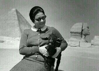 Umm Kulthum: La Voce Immortale d’Egitto - La Storia di un'Icona della Musica Araba e del Mondo